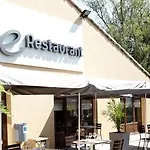 Campanile Lyon Porte De Lyon Hotell 3*