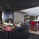 Campanile Lyon Porte De Lyon Hotell 3*