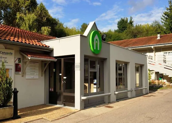 מלון Campanile Lyon Porte De Lyon 3*