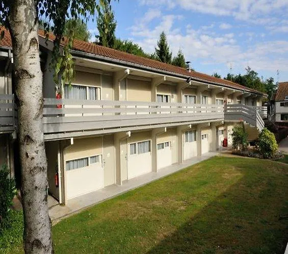 מלון Campanile Lyon Porte De Lyon